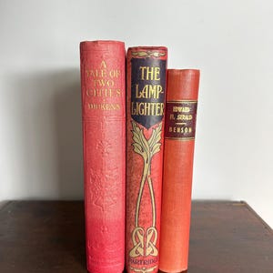 Antikes Bücher Set: Vintage Sichtbare Bücher