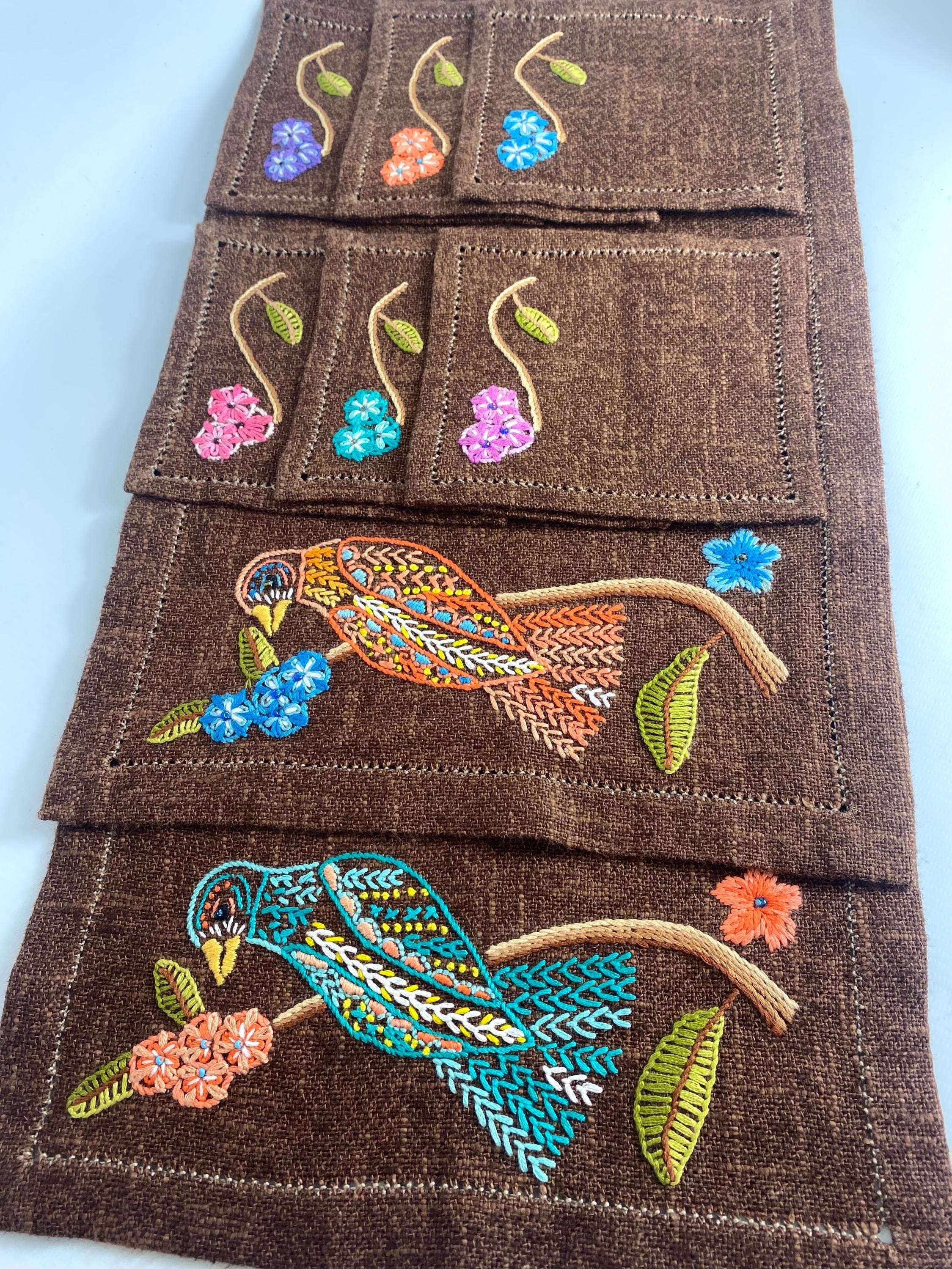 ヴィンテージの手刺繍テーブルランナーと花柄コースターセット - Etsy 日本