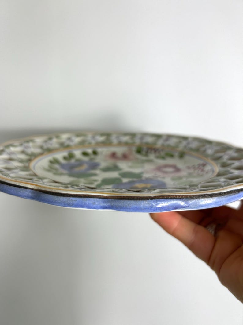 Vintage floral wall plate - Portuguese Studio Pottery - Hand Painted - 1980s image 7