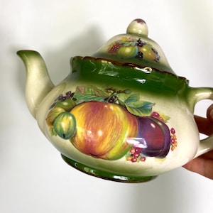 Vintage Staffordshire teapot - 1960s Mayfayre tea pot - Fruit pattern - 4 cup tea pot - VGC