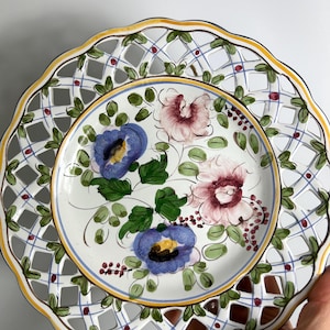 Vintage floral wall plate - Portuguese Studio Pottery - Hand Painted - 1980s image 3