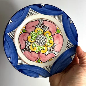 Vintage blommig väggtallrik: Spansk studiokeramik - Handmålad - Medelhavsdekor