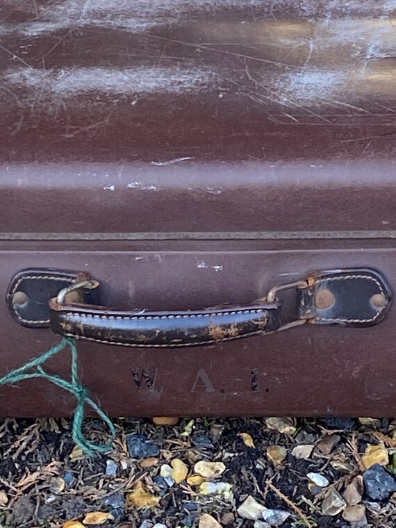 Vintage suitcase with key - Retro travel case - 1… - image 4