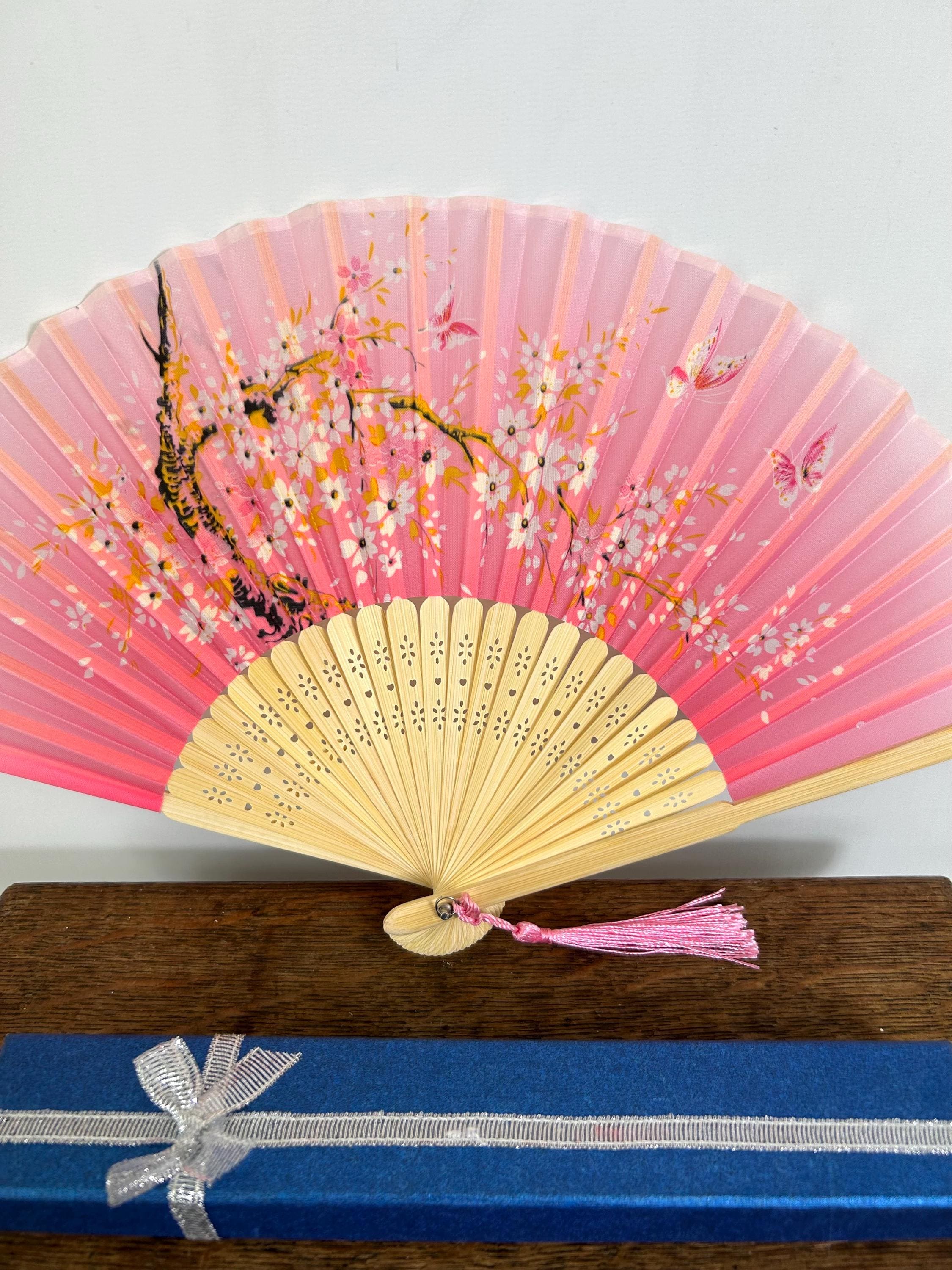 扇子中国  趙谷画  謝葛書  咸豊年間？ 清国？ 扇子中国 趙谷画 謝葛書 中国製扇】草書(金-黒字×黒