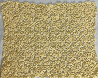Vintage Doily - Vintage Yellow Doily - Crochet Doily - Crochet Tray Cloth- 1950s - 14” x 11” VGC