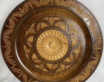 Vintage Carved Wooden Wall Plate  - Wooden Tray - Wooden Charger Plate - Floral pattern - Carved - 1990s 12.5” VGC