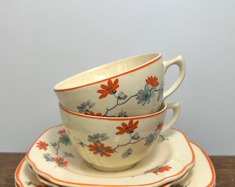 Vintage Teapot - Novelty Teapot - Punch & Judy Teapot