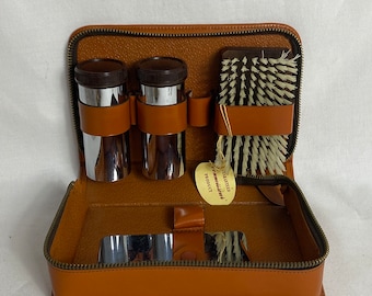 Vintage mens vanity case - Mens leather Connoisseur travel case with 4 accessories - Brush, pots and mirror - Made in England - 1970s - GC