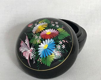 Vintage Trinket Pot -  Trinket Dish -  Papier-mâché pot - Flowers and Butterflies - Hand Painted pot - 1980s 3” VGC