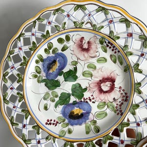 Vintage floral wall plate - Portuguese Studio Pottery - Hand Painted - 1980s image 5