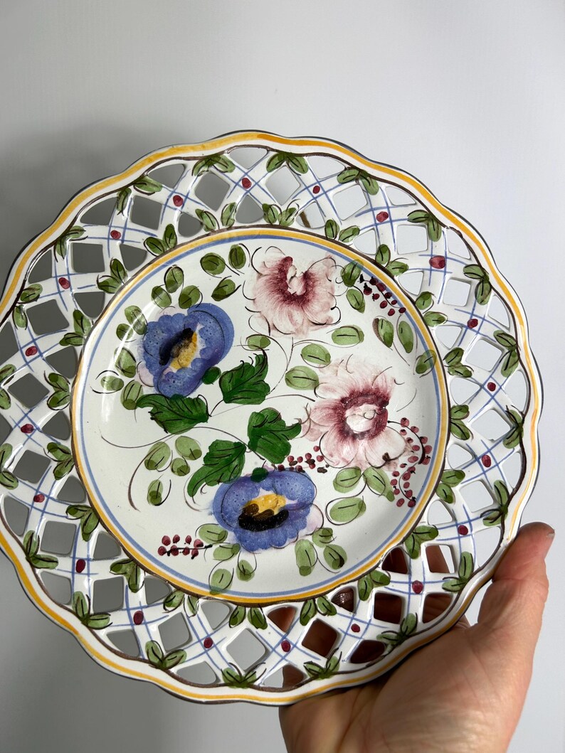 Vintage floral wall plate - Portuguese Studio Pottery - Hand Painted - 1980s image 2