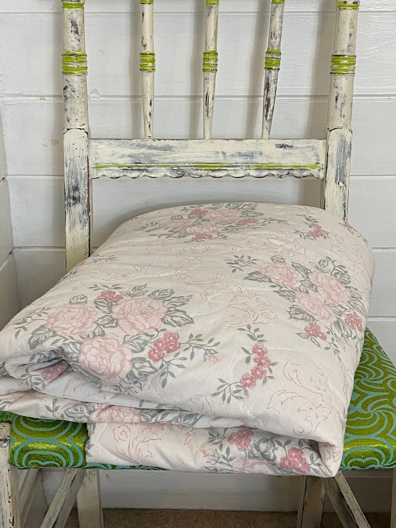 Vintage Quilt Vintage quilted bedspread White & Pink Floral bedspread Single quilted bedspread Twin bedspread GC image 2