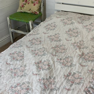 Vintage Quilt Vintage quilted bedspread White & Pink Floral bedspread Single quilted bedspread Twin bedspread GC image 9