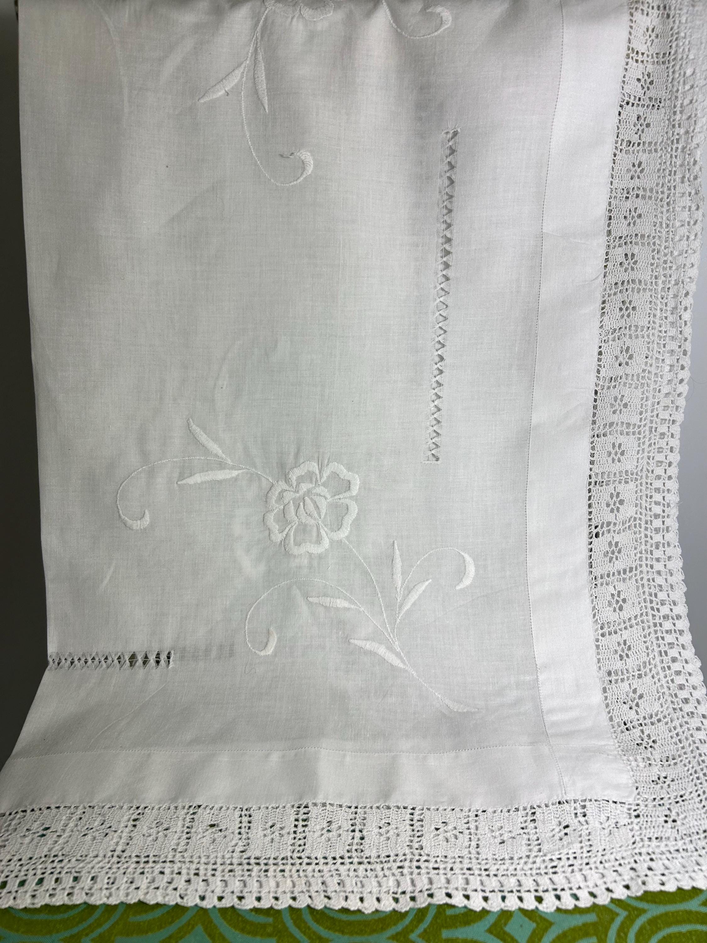 ヴィンテージ刺繍テーブルクロス：ホワイトリネン 37インチ - Etsy 日本