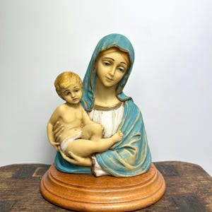 Vintage Madonna mit Kind Ornament / signiert ET