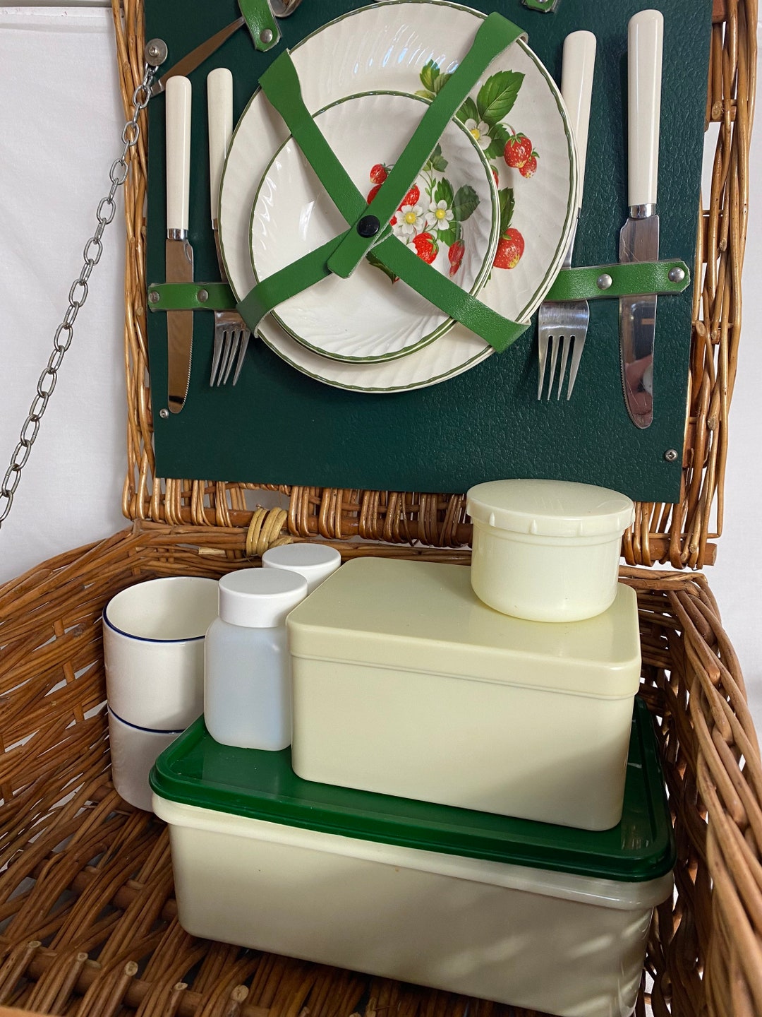 Vintage Wicker Picnic Basket. 1980s Brexton. 2 Settings. Etsy