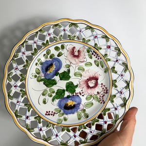 Vintage floral wall plate - Portuguese Studio Pottery - Hand Painted - 1980s image 10
