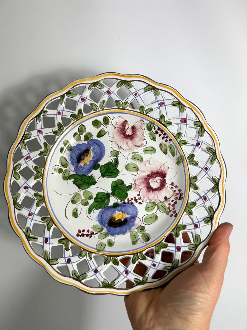 Vintage floral wall plate - Portuguese Studio Pottery - Hand Painted - 1980s image 10