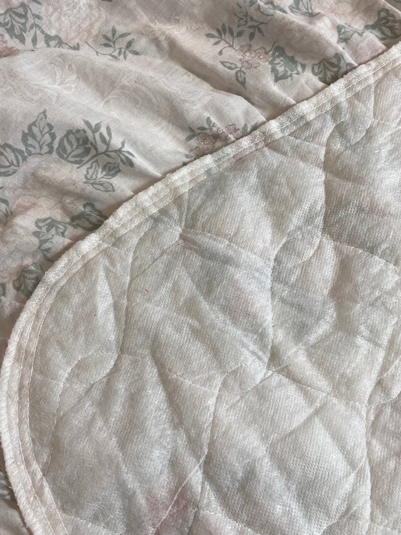 Vintage Quilt Vintage quilted bedspread White & Pink Floral bedspread Single quilted bedspread Twin bedspread GC image 7