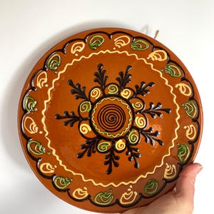 Vintage Wall Plate - Terracotta Studio Pottery Plate - Mexican Style - Hand Painted - 10” VGC