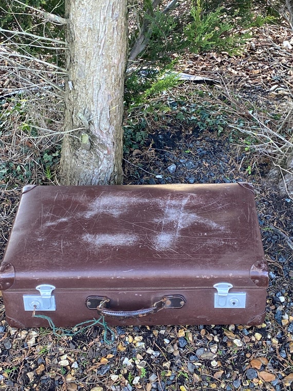 Vintage suitcase with key - Retro travel case - 1… - image 5