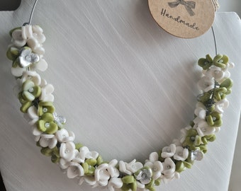 Necklace made of 111 flowers