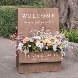 Flower Box Welcome Sign - Wedding Welcome Sign - Personalized Decor