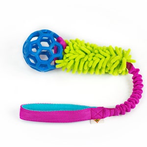 Hollee ball with MOP fabric - Durable dog toy with bungee handle - colorful toy for dogs - Strong tug toy