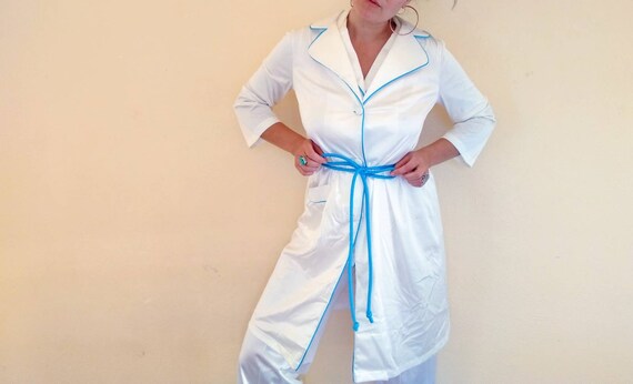 Rare Vintage 70s Vasarette Satin White and Blue Pa