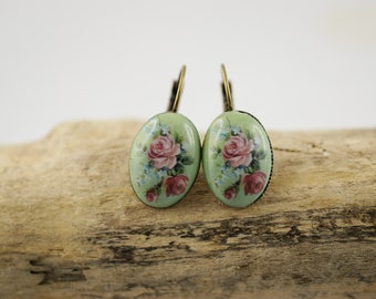 Boucles d’oreilles rose 18 x 13 mm