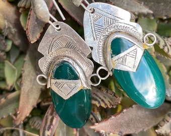 Exceptional earrings from Morocco made of silver with glass stone