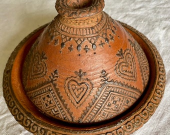 Vintage tajine, clay mold, container, jewelry box, handmade from clay, decorated with henna