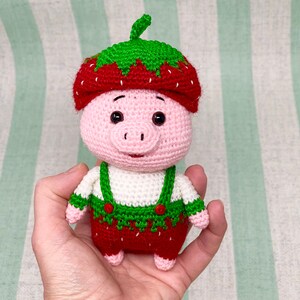 PATTERN Crochet Piglet Pig doll, Piggy toy handmade, mini pig, strawberry Pig, miniature Pig knitted, handheld pig, tutorial crochet pig image 3