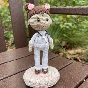 Personalized custom Nurse Doll with stethoscope knitted crochet small doll, gift for health care workers, graduation gift, nurse gift