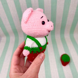 PATTERN Crochet Piglet Pig doll, Piggy toy handmade, mini pig, strawberry Pig, miniature Pig knitted, handheld pig, tutorial crochet pig image 6
