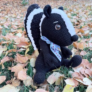 Funny Skunk, crochet, knitted, gift for boy or girl, black white skunk, stuffed animal, birthday gift