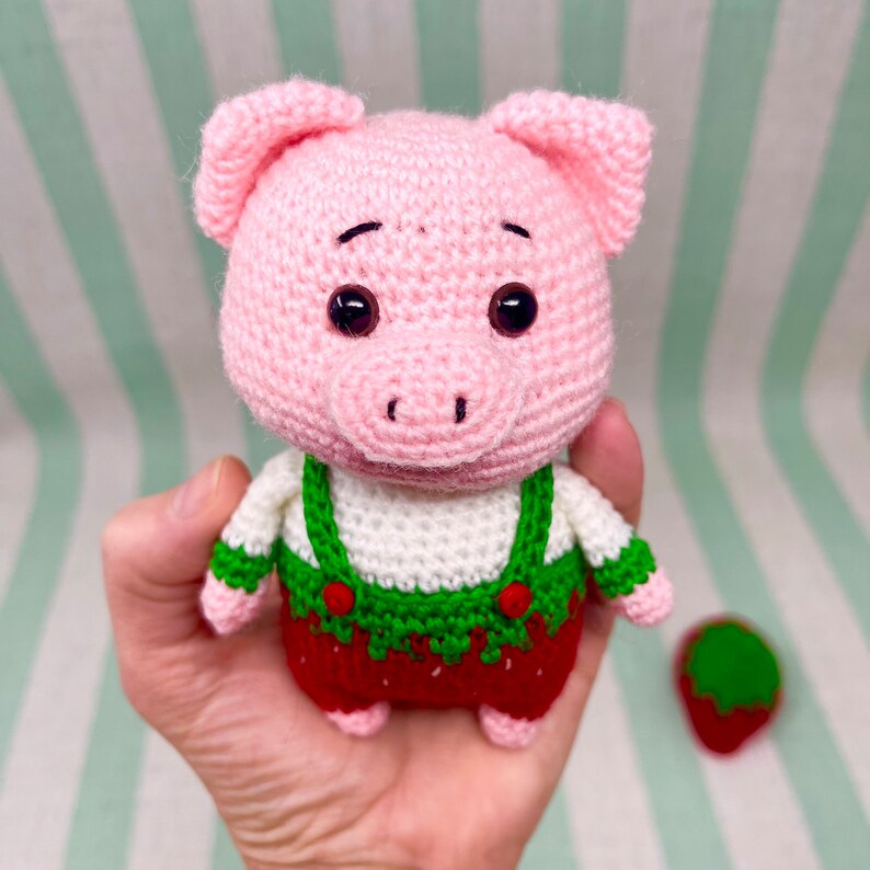 PATTERN Crochet Piglet Pig doll, Piggy toy handmade, mini pig, strawberry Pig, miniature Pig knitted, handheld pig, tutorial crochet pig image 4