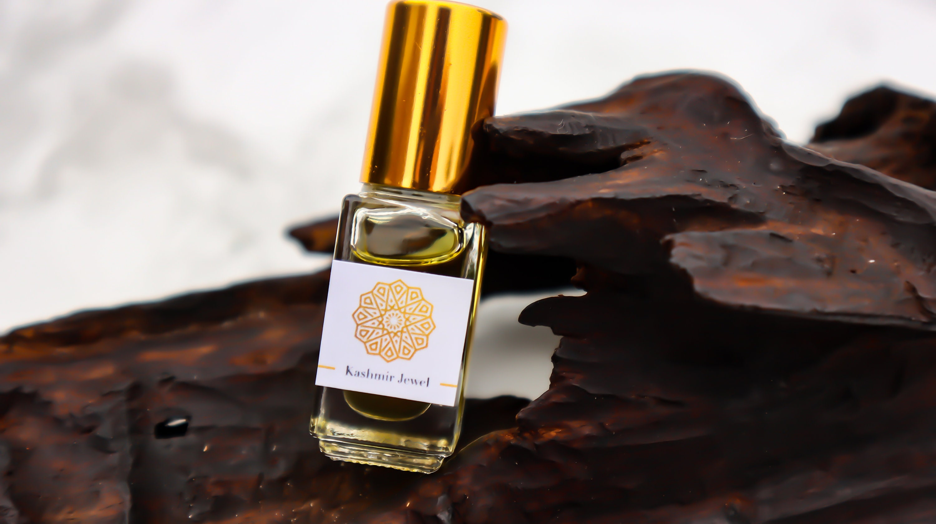 Kashmir Oud Artisanal Aroma Body Oil