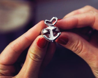 Heart anchor ring