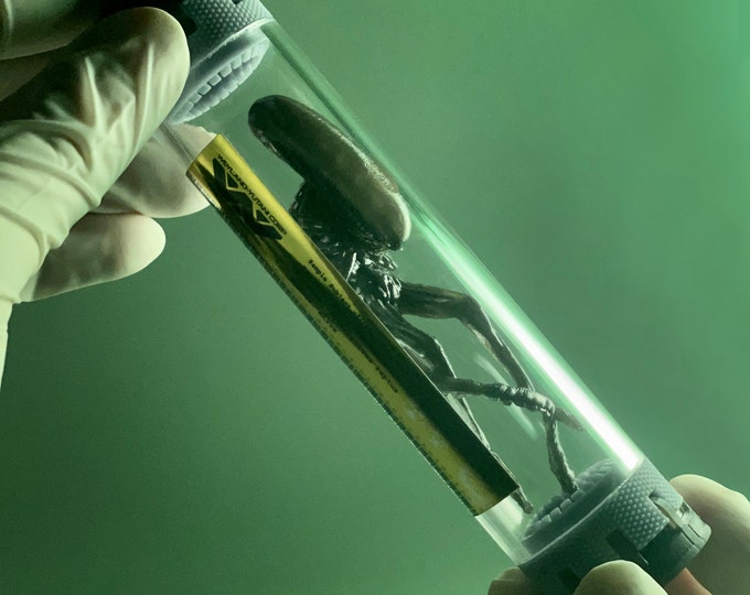 Alien Xenomorph/facehugger/chestburster Weyland Vial Capsule Movie Prop