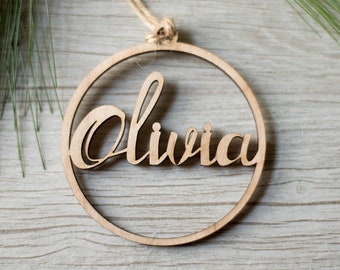 Gepersonaliseerd houten naam ornament