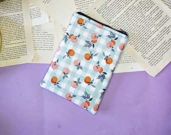 Summer Kindle Cover, Zipper E-reader Pouch, Bibliophile Merch, Reader Accessories, Reading Gift for Her, Paperwhite Sleeve, Bookish Merch