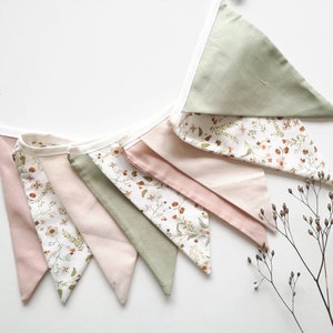 Pennant chain children's room flowers, olive, beige and powder, children's room decoration, fabric garland