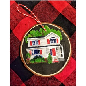 Ornament with painted house portrait, first home ornament, ornament for new homeowners, rustic Christmas tree ornament, realtor closing gift
