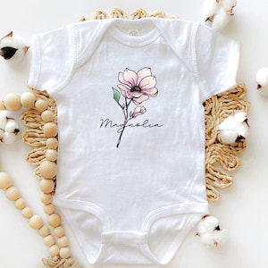 Magnolia Baby Bodysuit, Personalized Birth Flower Bodysuit, Cute Floral Bodysuit, Custom Girl Bodysuit, Magnolia Baby Clothes, May Baby Gift