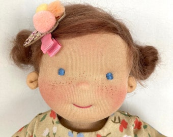 EMILY Puppe 38 cm 15“ Wunschpuppe Waldorfart, Custom doll to order, Erdtöne, lange hellbraune Mohair Haare, blaue Augen Montessori Lernpuppe