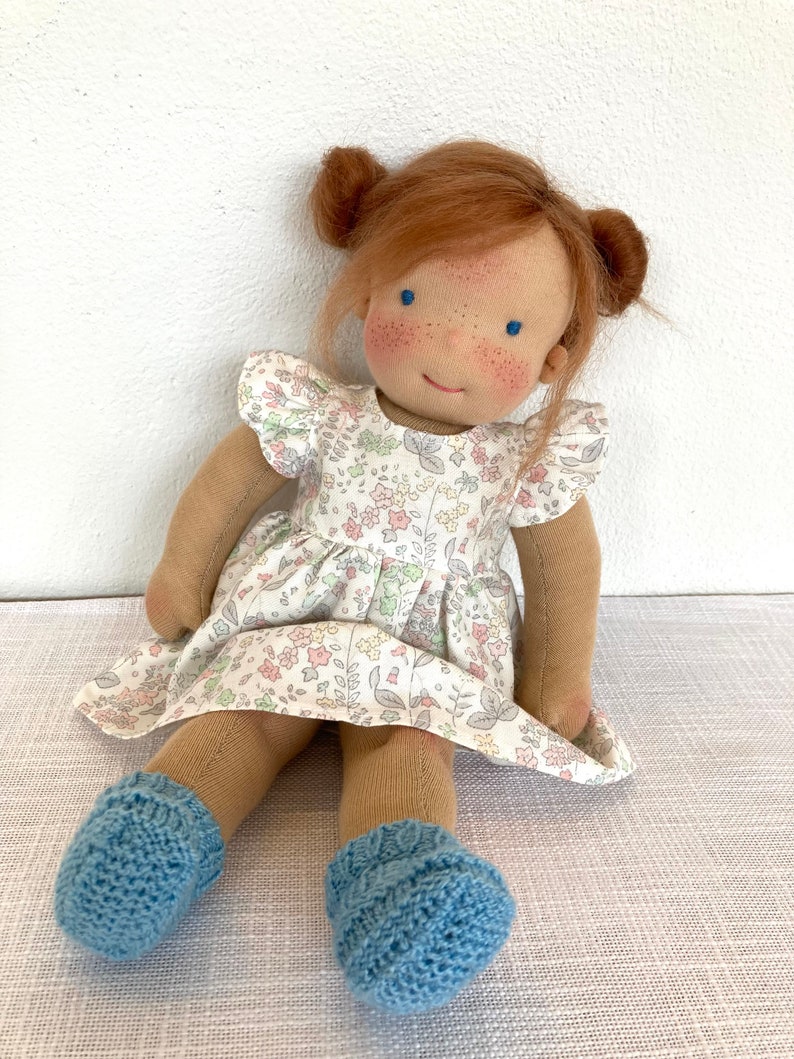 CHIARA Puppe 33 cm 13 Waldorfpuppe, Puppe auf Bestellung, hellbraune lange Mohair Haare, blaue Augen, Gliederpuppe, Montessori Lernpuppe Bild 4