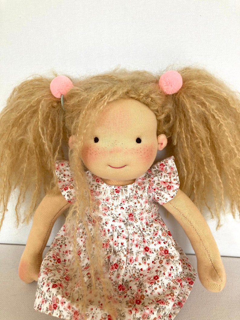 LENA Puppe 38 cm 15 Wunschpuppe auf Bestellung, Waldorfpuppe, Stoffpuppe, Waldorfart, Erdtöne, lange blonde Mohair Haare, braune Augen Bild 3