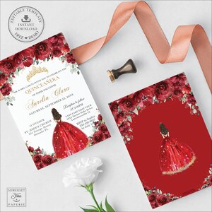 Pode incluir: Um convite de Quincea&ntilde;era vermelho e dourado com uma borda floral e um desenho de uma menina com um vestido vermelho. O texto diz "MR. & MRS GARCIA INVITE YOU TO CELEBRATE THE QUINCEA&Ntilde;ERA OF THEIR DAUGHTER AURELIA CLARA SATURDAY, SEPTEMBER 25, 20XX 11 O'CLOCK ST. JOHN'S CHURCH 331 George Street Orlando FL Reception to follow AT 2:00PM EAST LAKE GOLF CLUB 1653 Taylor Oaks Drive Lawrenceville FL RSVP to Sophia 256-456-8933 by July 10"