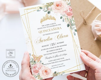 Könnte beinhalten: Eine weiße Einladung mit goldenen Akzenten und floralen Designs. Der Text lautet "MR. & MRS. GARCÍA INVITE YOU TO CELEBRATE THE QUINCEAÑERA OF THEIR DAUGHTER Aurelia Clara AUGUST | 25 | SUNDAY at eleven o'clock in the morning ST. JOHN'S CHURCH 331 George Street, Orlando FL Reception to follow at 2:00pm EAST LAKE GOLF CLUB 1635 Taylor Oaks Drive, Lawrenceville FL. RSVP BY JULY 31ST TO JESS 565-5969-4597"